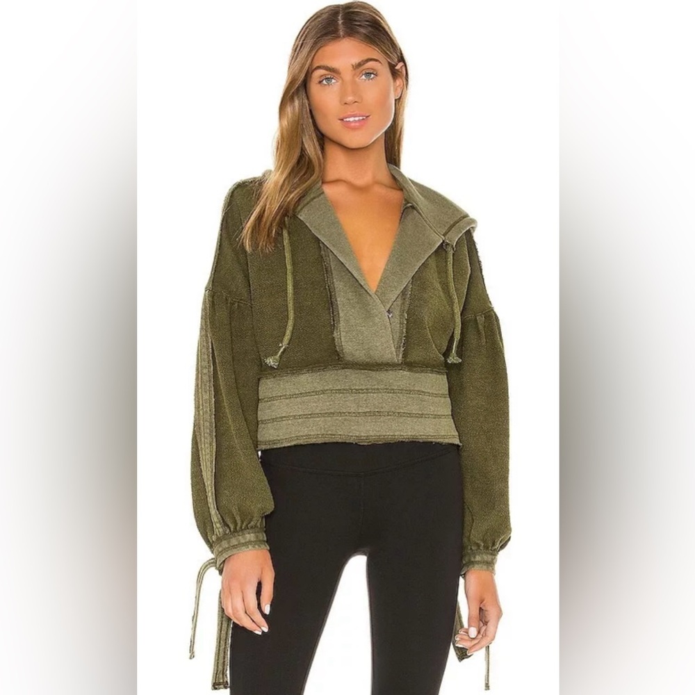 Free People Half Court Cropped Sweatshirt - Brand New with Tags. Size XS